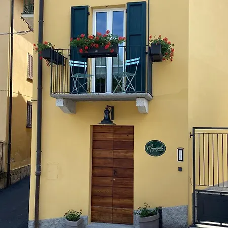 Stylish & Cozy Lake View Margaritaville 1 Oliveto Lario